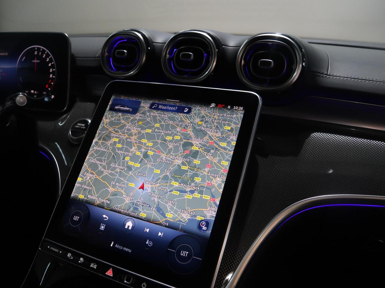 Mercedes-Benz C-KLASSE 300e Business Solution AMG | Panoramaschuifdak | Trekhaak | DIGITAL LIGHT | Nightpakket | dodehoekassistent | 360° camera |