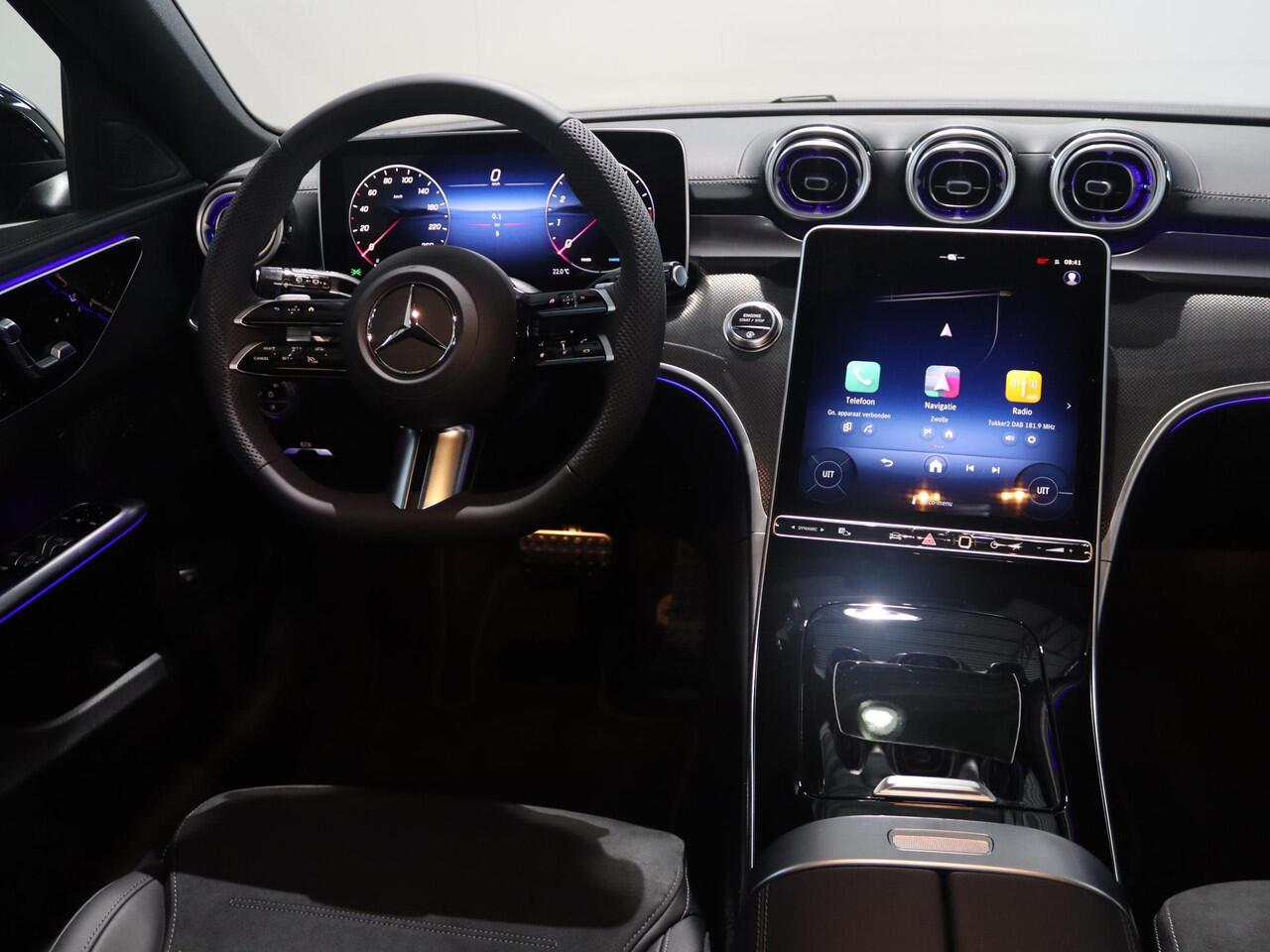 Mercedes-Benz C-KLASSE Estate 180 Business Solution AMG | Panoramadak | Trekhaak | Carplay | DIGITAL Light | Night pakket |