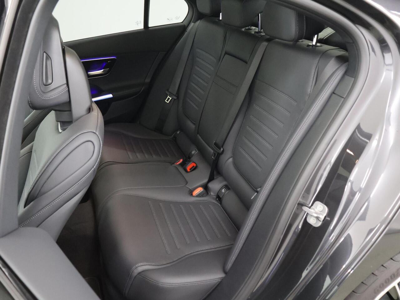 Mercedes-Benz C-KLASSE 180 Star Edition AMG Line Plus | Panoramadak | Apple carplay | 360 camera | Nightpakket | Memory zetels | Dodehoekassistent |