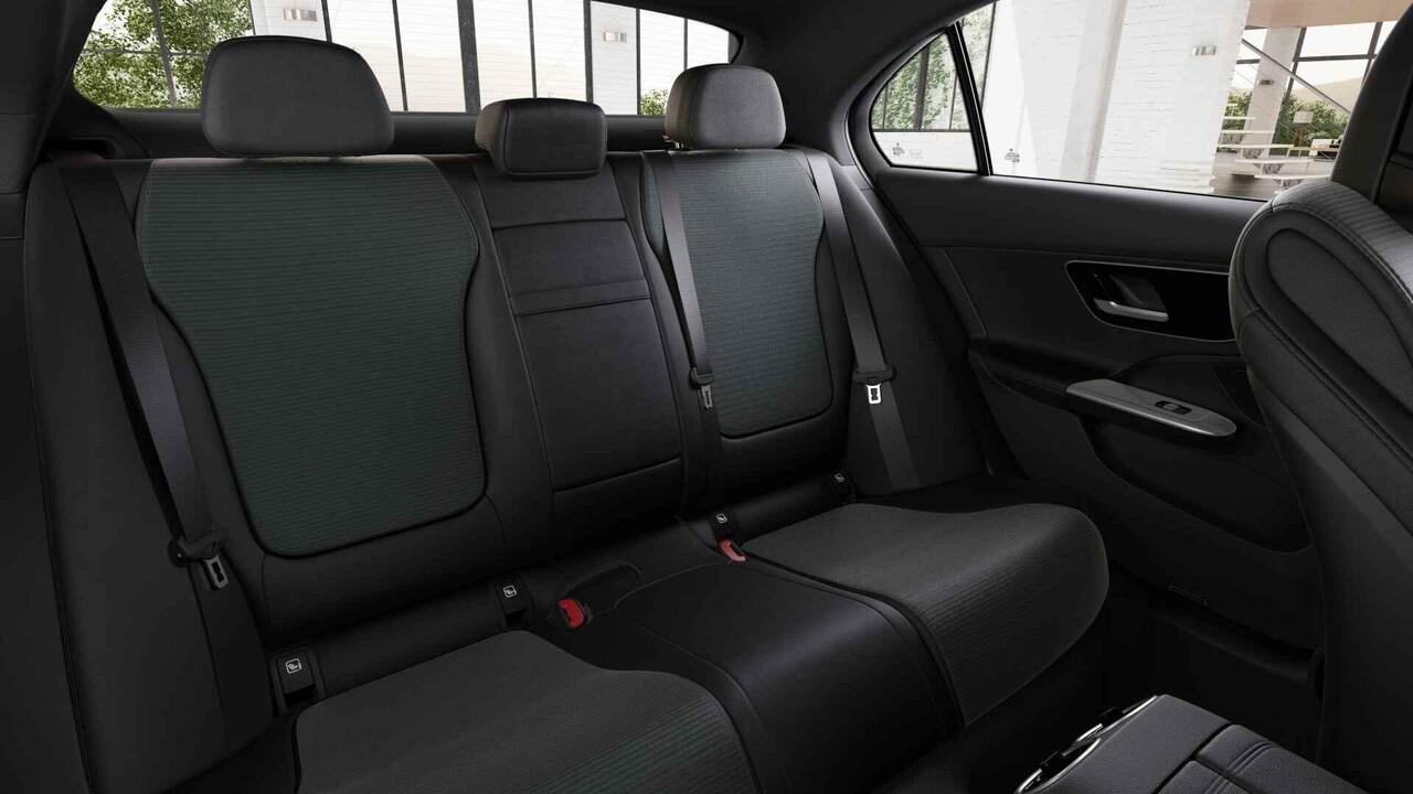 Mercedes-Benz C-KLASSE 300 e Business Solution | Achteruitrijcamera | Voorstoelen verwarmd | Apple CarPlay