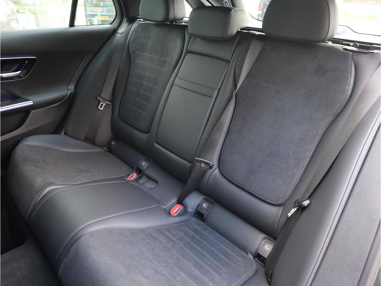 Mercedes-Benz C-KLASSE Estate 300 e Business Solution AMG