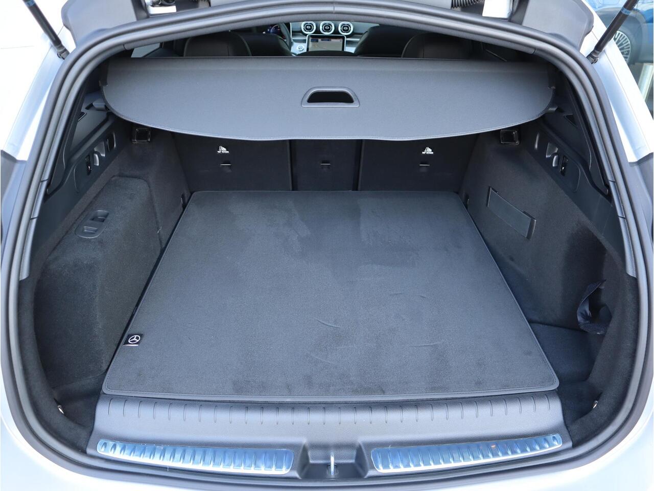 Mercedes-Benz C-KLASSE Estate 300 e Business Solution AMG