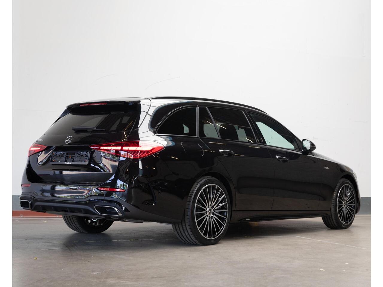 Mercedes-Benz C-KLASSE Estate 300 e Business Solution AMG Panorama dak | Trekhaak