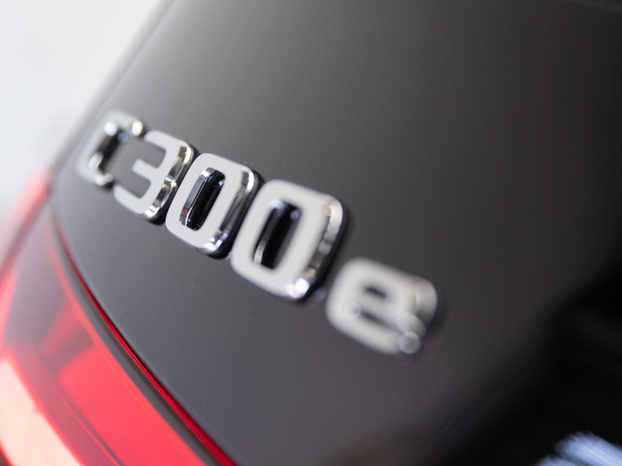 Mercedes-Benz C-KLASSE Estate 300 e Business Solution AMG Panorama dak | Trekhaak