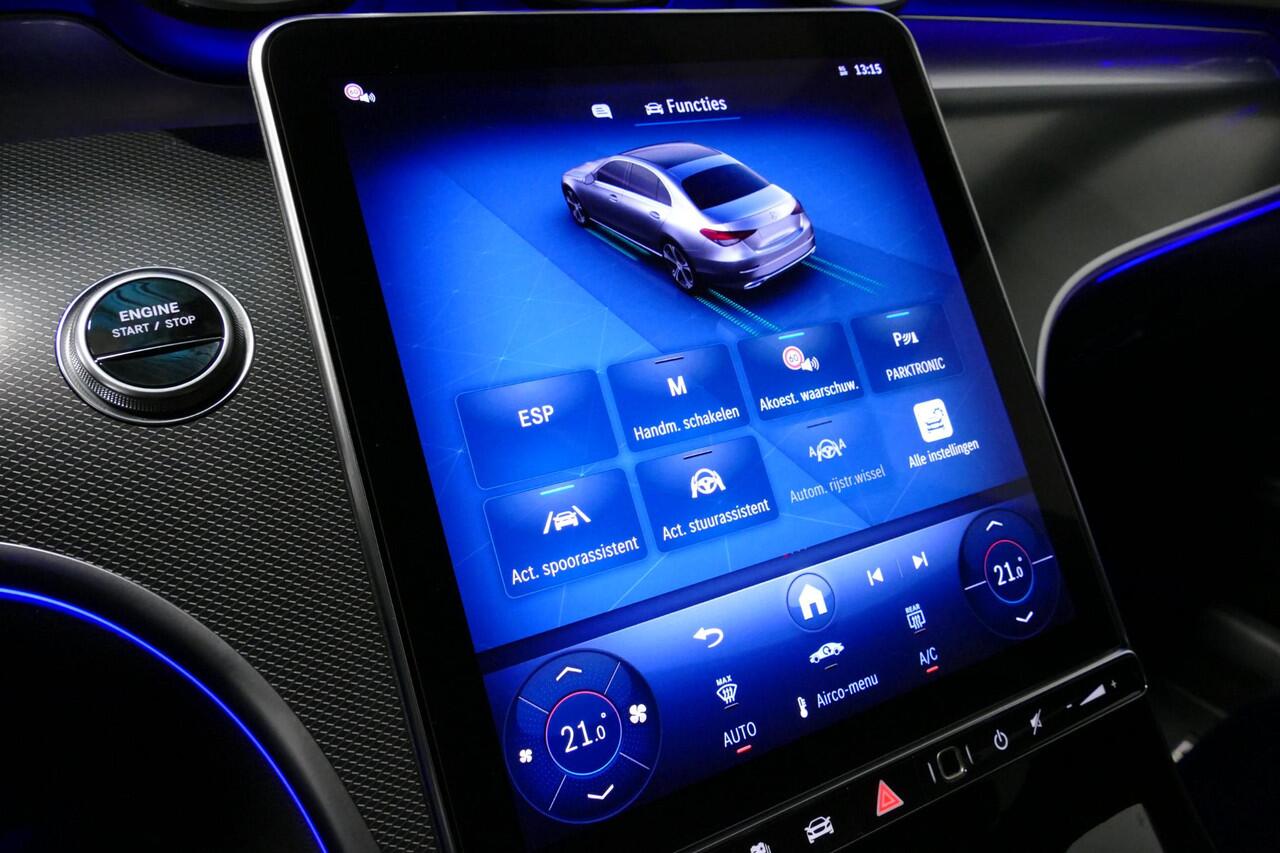 Mercedes-Benz C-KLASSE 300 e AMG Line / C63s AMG Diffuser / Panamericana Grille / Panoramadak / Elektr. verstelbare voorstoelen + memory / Ambienteverlichting / Laser Digital Light / Apple Carplay - Android Auto / Rondomzichtcamera / Stoelverwarming / 20'' LMV / Achteruitrijcam