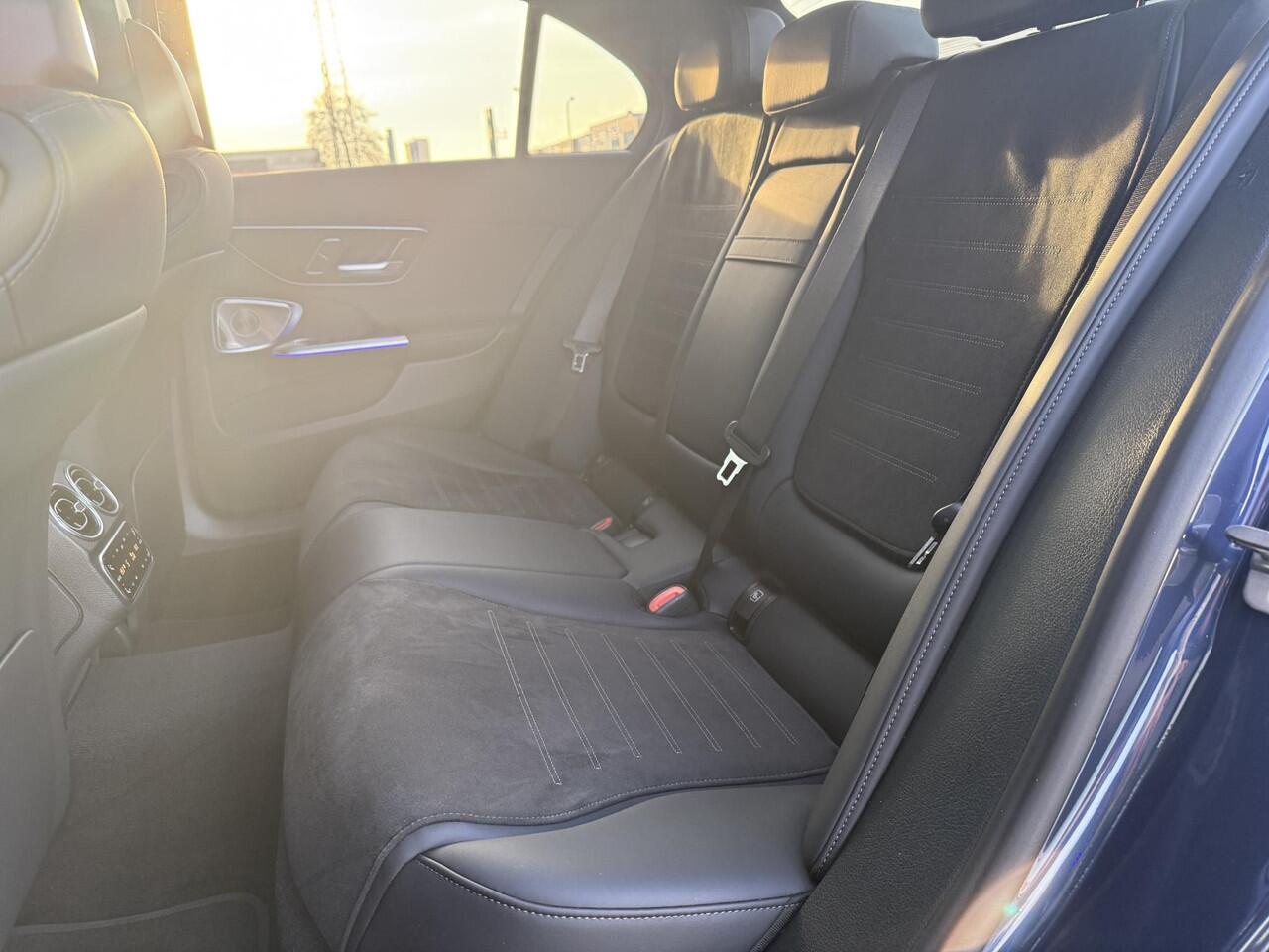 Mercedes-Benz C-KLASSE Limousine 300 e star Edition AMG Line Plus Panorama dak | Trekhaak