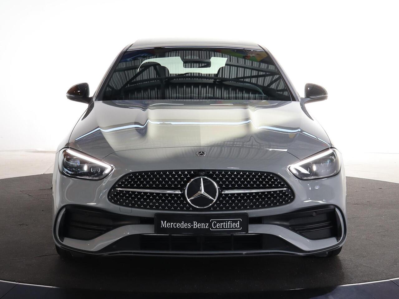 Mercedes-Benz C-KLASSE 180 Star Edition AMG | AMG line Plus | Panoramaschuifdak | Nightpakket | 360* Camera | Head-Up Display |