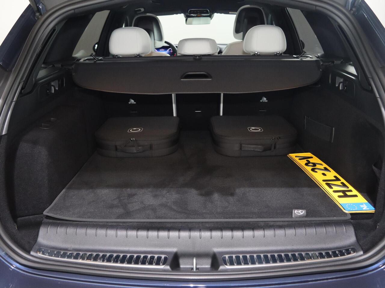 Mercedes-Benz C-KLASSE Estate 300e Star Edition AMG Line | Panoramadak | Rij-assistentie pakket plus | Achteruitrijcamera | DISTRONIC