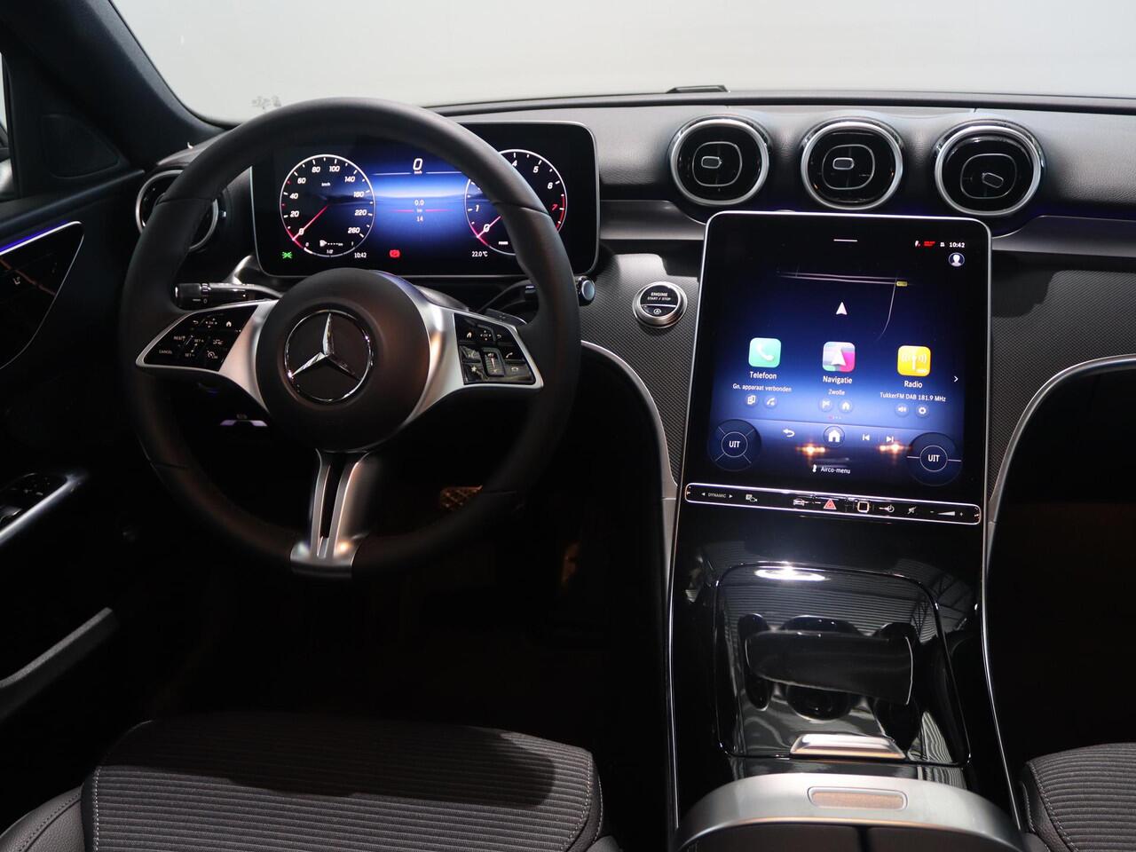 Mercedes-Benz C-KLASSE 180 Business Solution | Panoramaschuifdak | Trekhaak | Achteruitrijcamera | Verwarmde stoelen | Led-koplampen