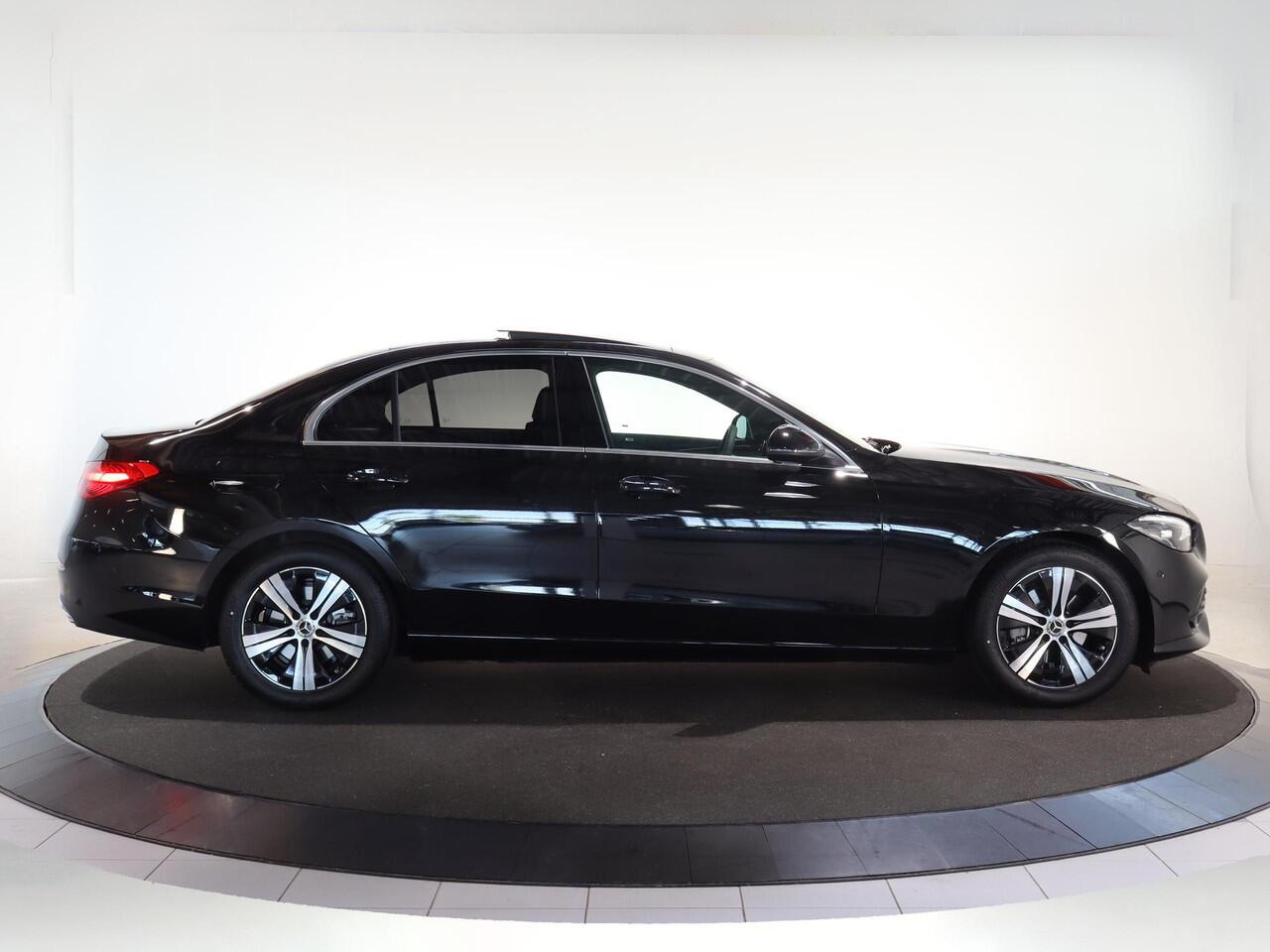 Mercedes-Benz C-KLASSE 180 Business Solution | Panoramaschuifdak | Trekhaak | Achteruitrijcamera | Verwarmde stoelen | Led-koplampen