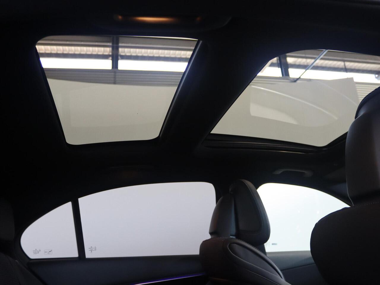 Mercedes-Benz C-KLASSE 180 Business Solution | Panoramaschuifdak | Trekhaak | Achteruitrijcamera | Verwarmde stoelen | Led-koplampen