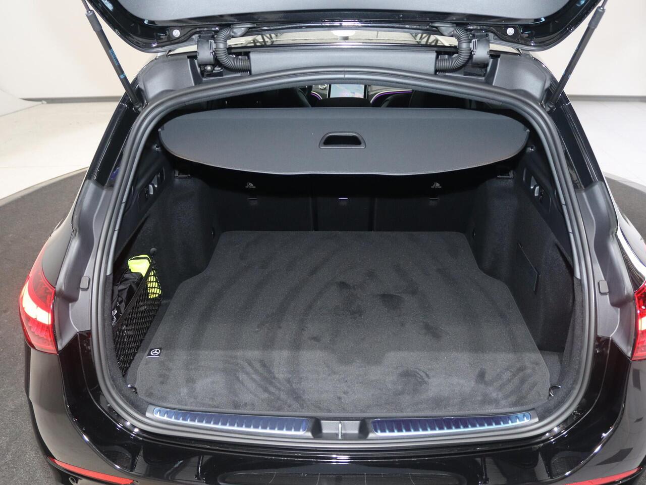 Mercedes-Benz C-KLASSE 180 Star Edition AMG Line LIMITED | Panoramaschuifdak | Distronic | Achteruitrijcamera | Night |