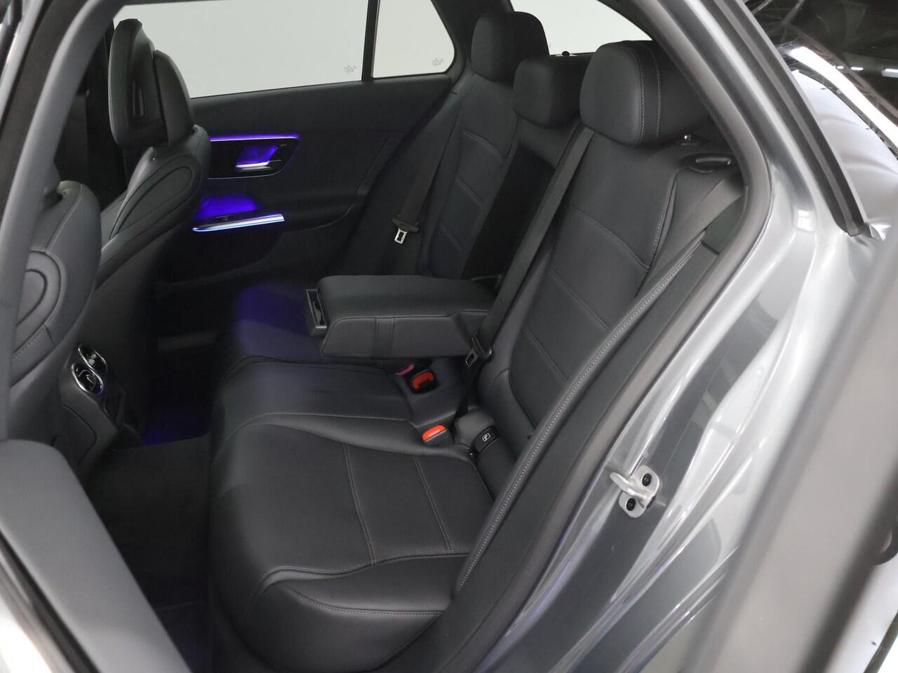 Mercedes-Benz C-KLASSE Estate 300e Star Edition | Achteruitrijcamera | Panoramaschuifdak | Sfeerverlichting | Stoelverwarming | Easypack-achterklep |