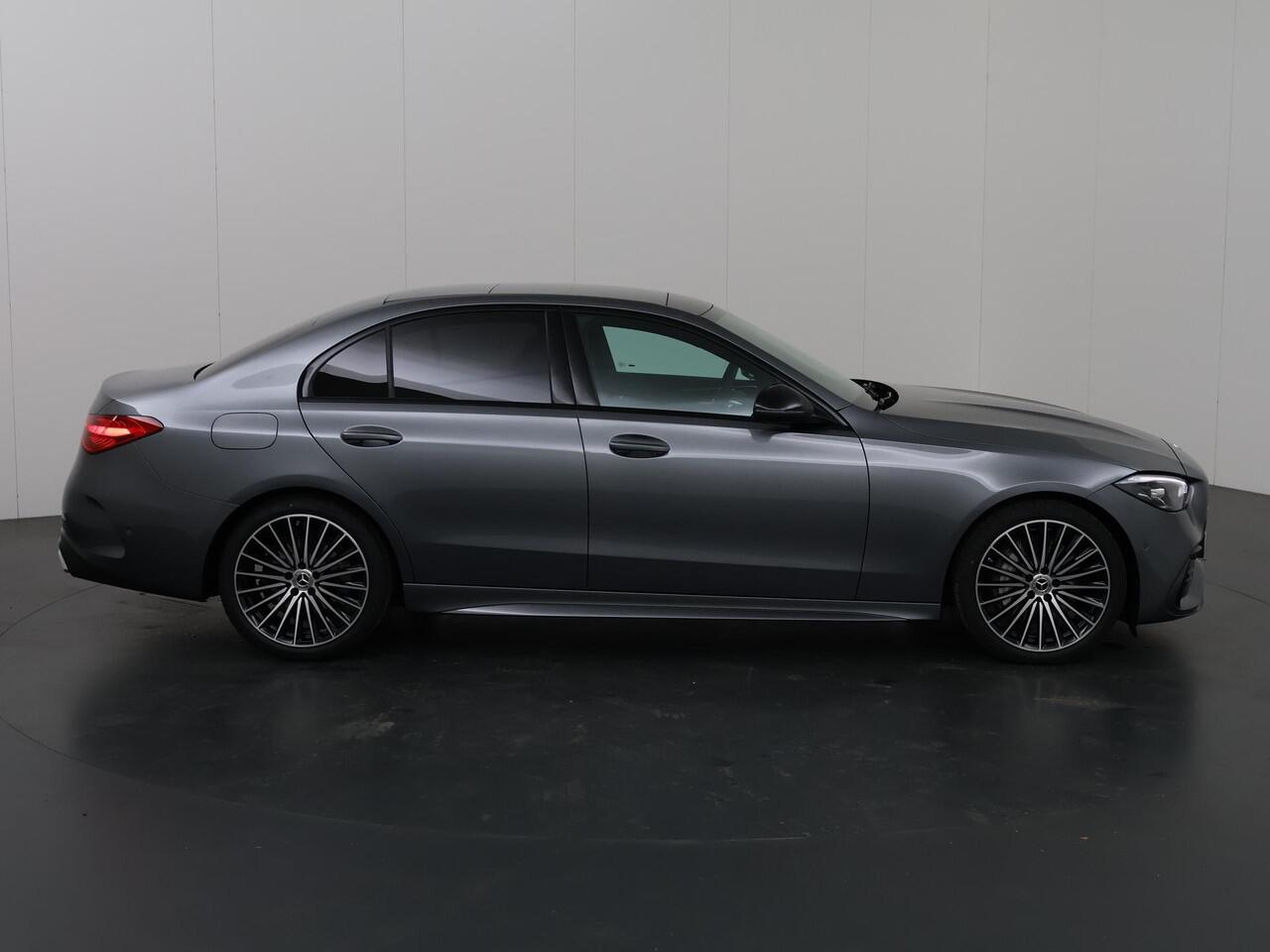 Mercedes-Benz C-KLASSE 180 Star Edition AMG line | Panorama-schuifdak | Sfeerverlichting | Burmester 3D | Achteruitrijcamera | Smartphone-integratie