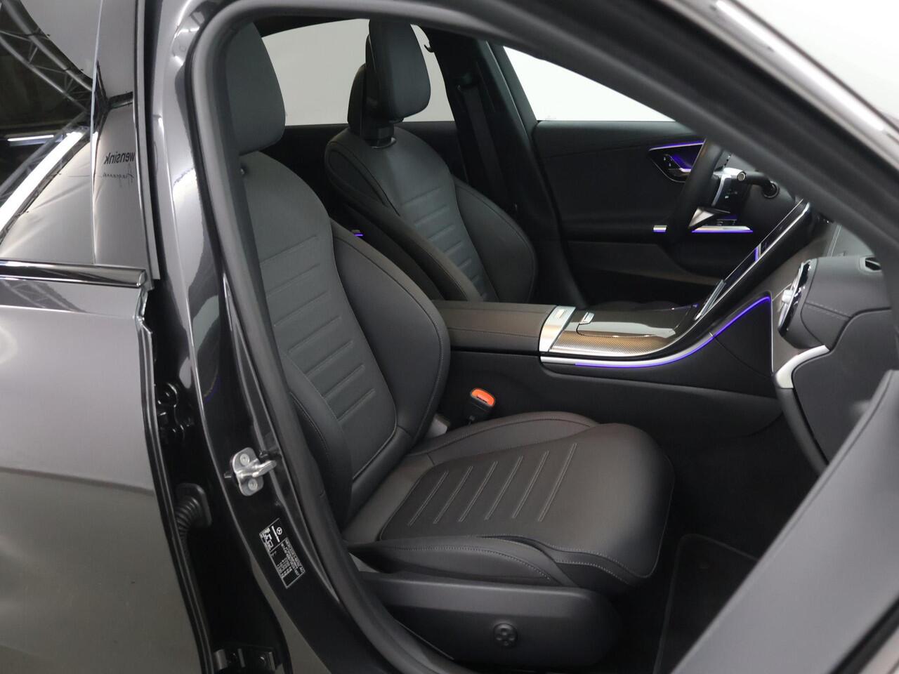 Mercedes-Benz C-KLASSE 180 Star Edition AMG Line | Night | Keyless | Panoramadak | Digitaal Licht | 360* Camera | Multispaaks AMG velgen |