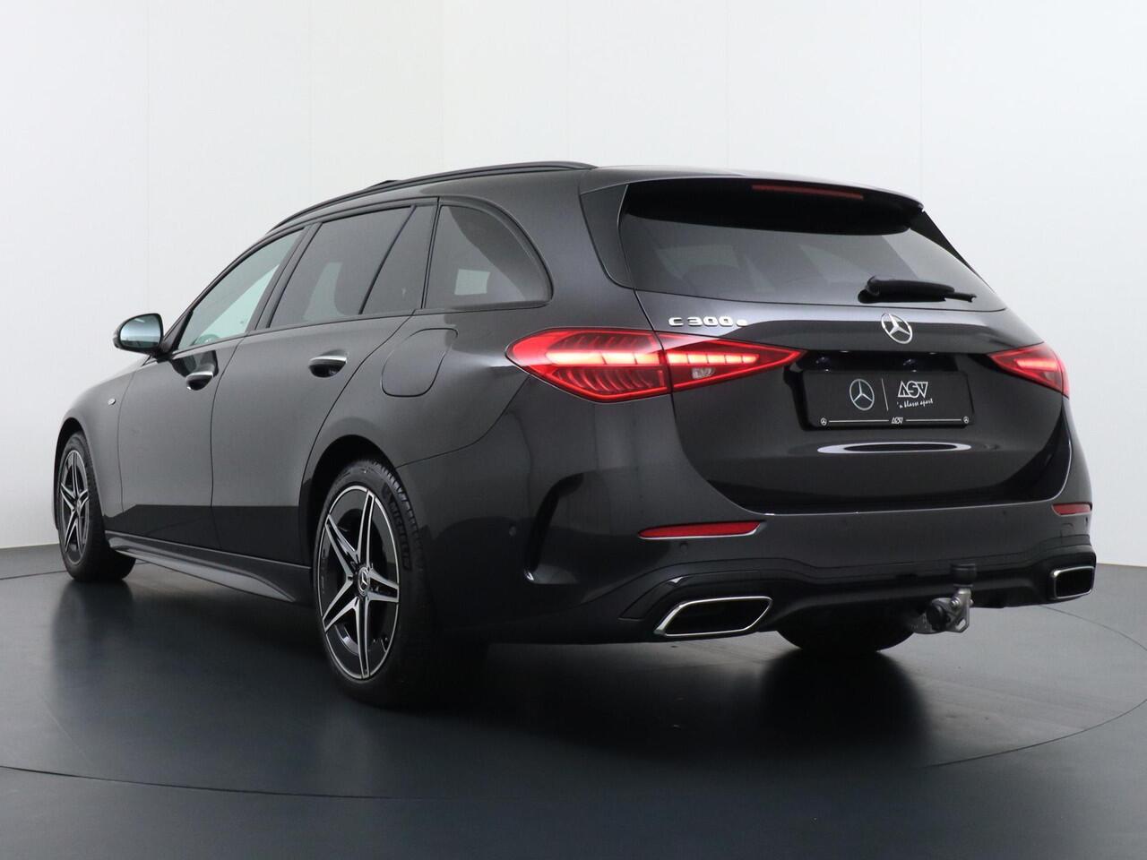 Mercedes-Benz C-KLASSE Estate 300 e Business Solution AMG | Panorama - Schuifdak | Trekhaak Wegklapbaar | Niveauregeling | Head-Up Display | Memorystoelen | Burmester Surround Sound | Apple Carplay & Android Auto