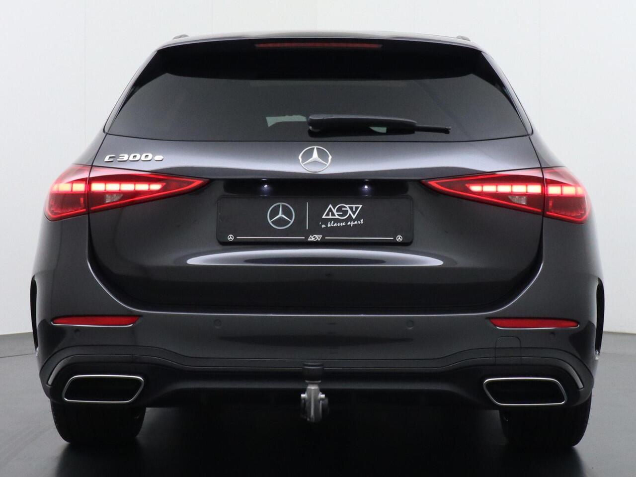 Mercedes-Benz C-KLASSE Estate 300 e Business Solution AMG | Panorama - Schuifdak | Trekhaak Wegklapbaar | Niveauregeling | Head-Up Display | Memorystoelen | Burmester Surround Sound | Apple Carplay & Android Auto
