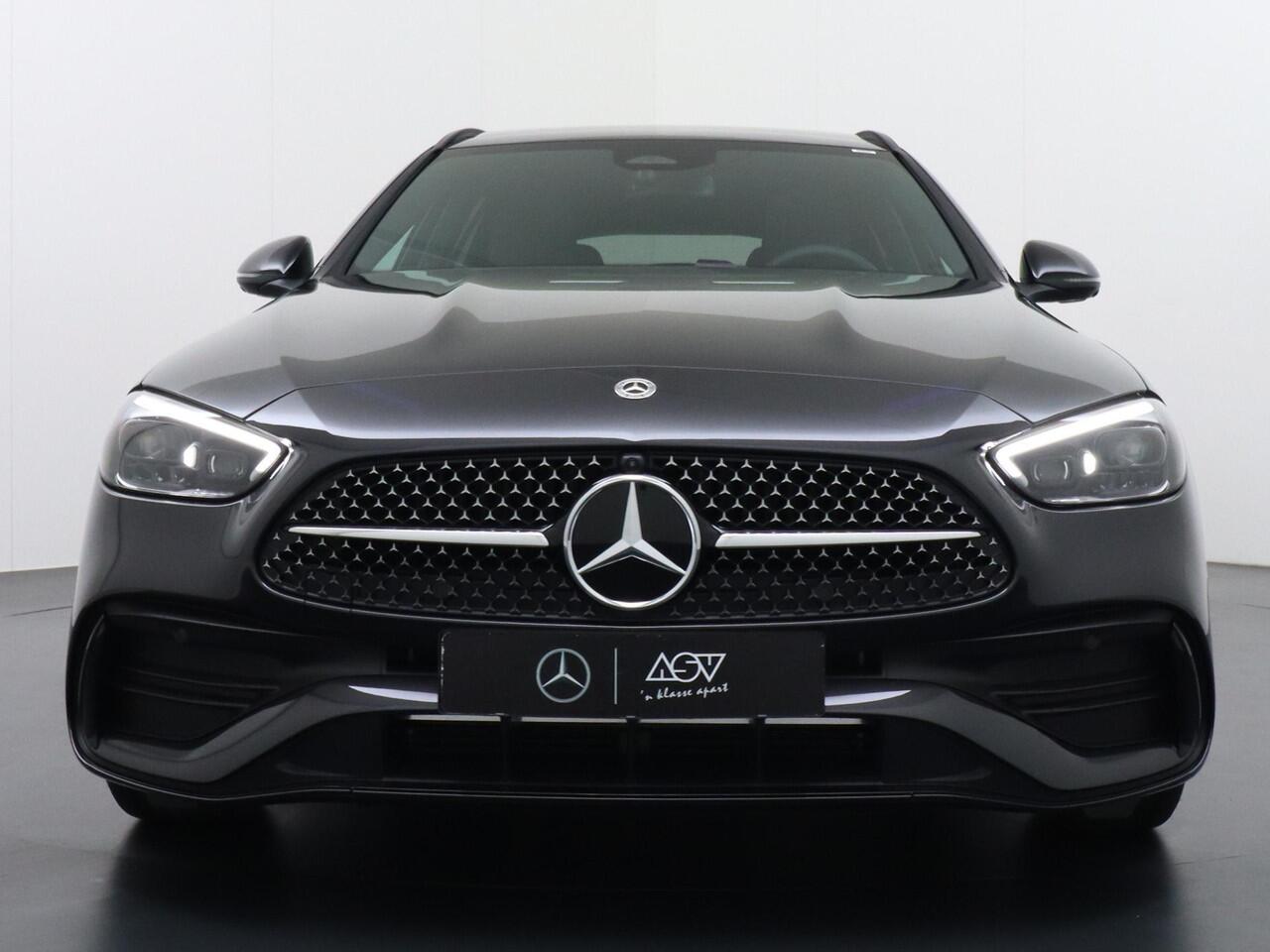 Mercedes-Benz C-KLASSE Estate 300 e Business Solution AMG | Panorama - Schuifdak | Trekhaak Wegklapbaar | Niveauregeling | Head-Up Display | Memorystoelen | Burmester Surround Sound | Apple Carplay & Android Auto