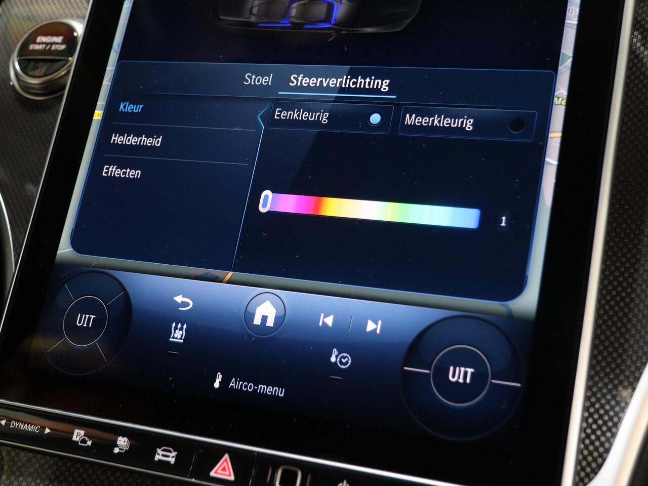 Mercedes-Benz C-KLASSE Estate 300e Business Solution AMG | Panoramaschuifdak | Burmester | Rijassistentiepakket | DIGITAL LIGHT | Trekhaak |