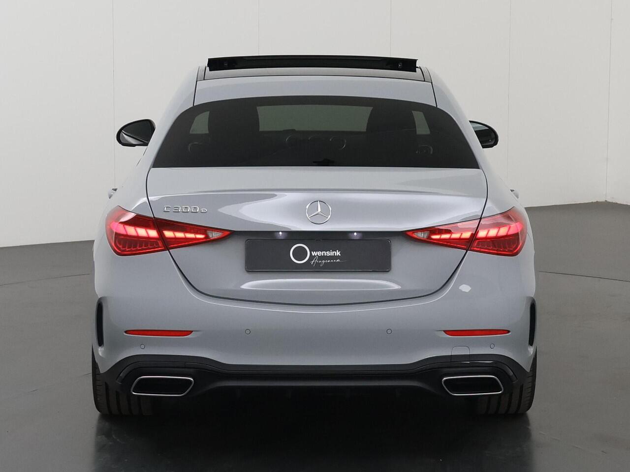 Mercedes-Benz C-KLASSE 300 e Business Solution AMG | Panoramaschuifdak | Trekhaak | DIGITAL LIGHT | Nightpakket | dodehoekassistent | 360° camera |