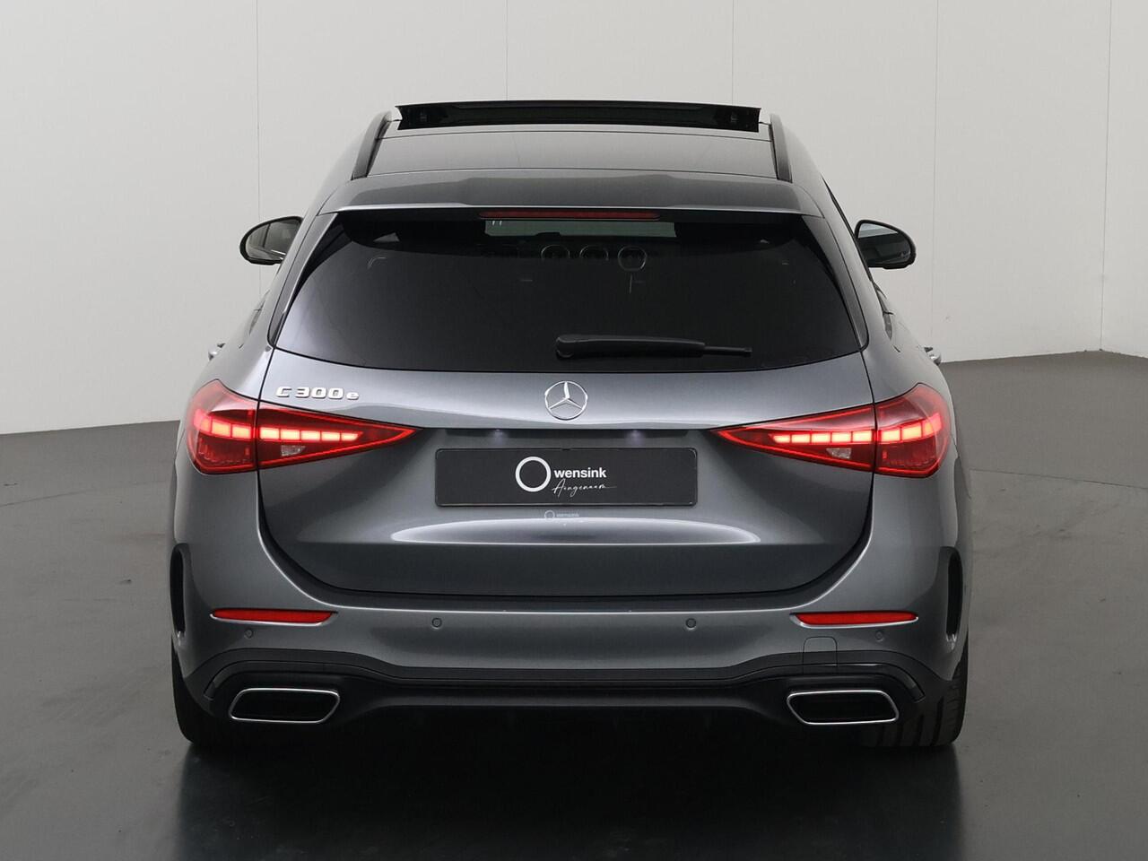 Mercedes-Benz C-KLASSE Estate 300e Business Solution AMG | Panoramaschuifdak | Premium Plus | Burmester | Head-Up | Trekhaak |