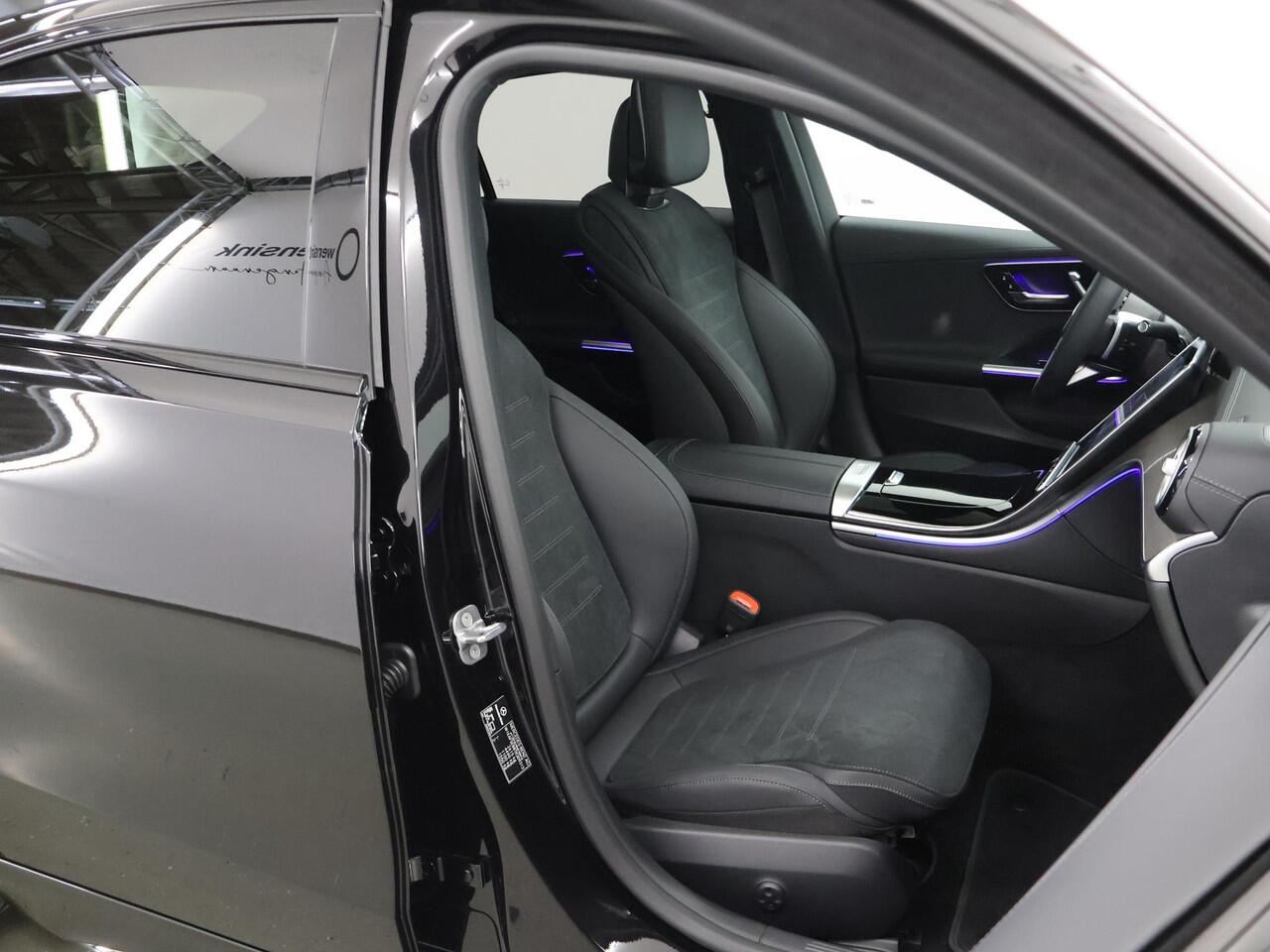 Mercedes-Benz C-KLASSE 300e Business Solution AMG | Panoramaschuifdak | Trekhaak | DIGITAL LIGHT | Nightpakket | dodehoekassistent | 360° camera |