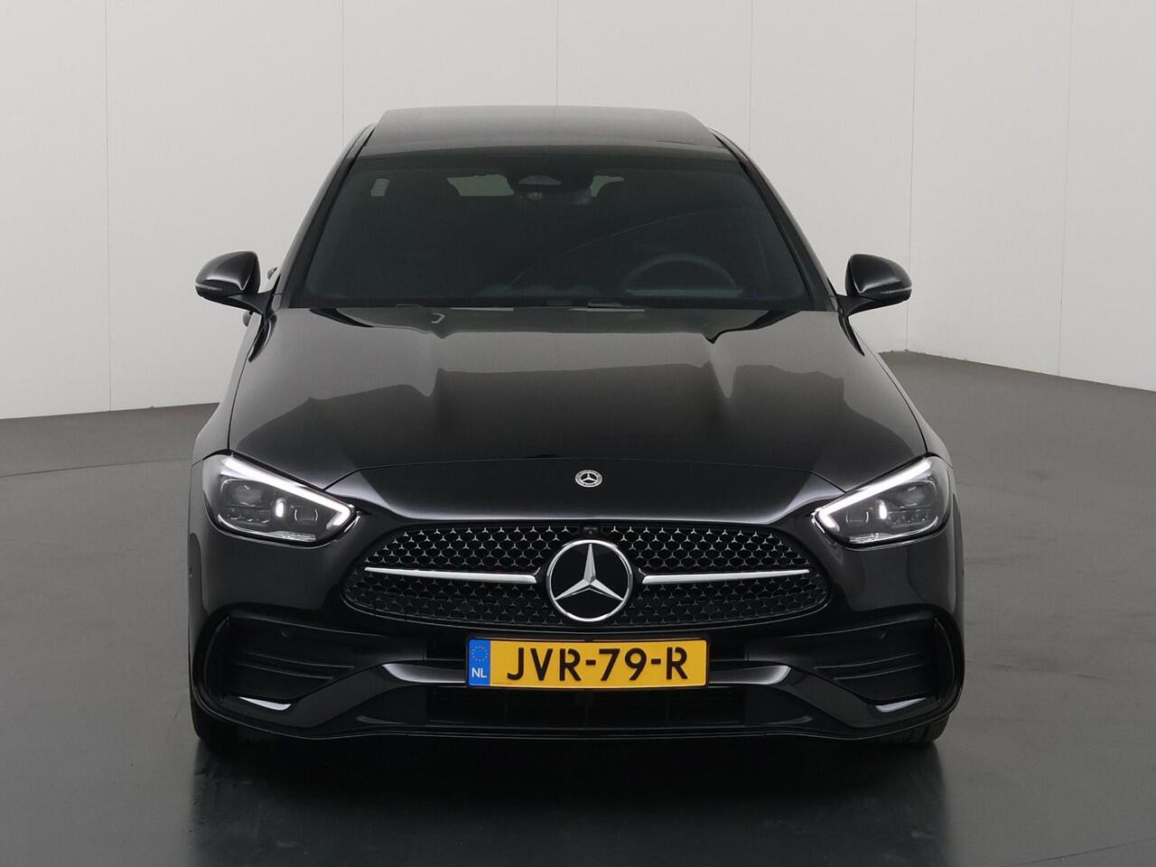 Mercedes-Benz C-KLASSE 300e Business Solution AMG | Panoramaschuifdak | Trekhaak | DIGITAL LIGHT | Nightpakket | dodehoekassistent | 360° camera |