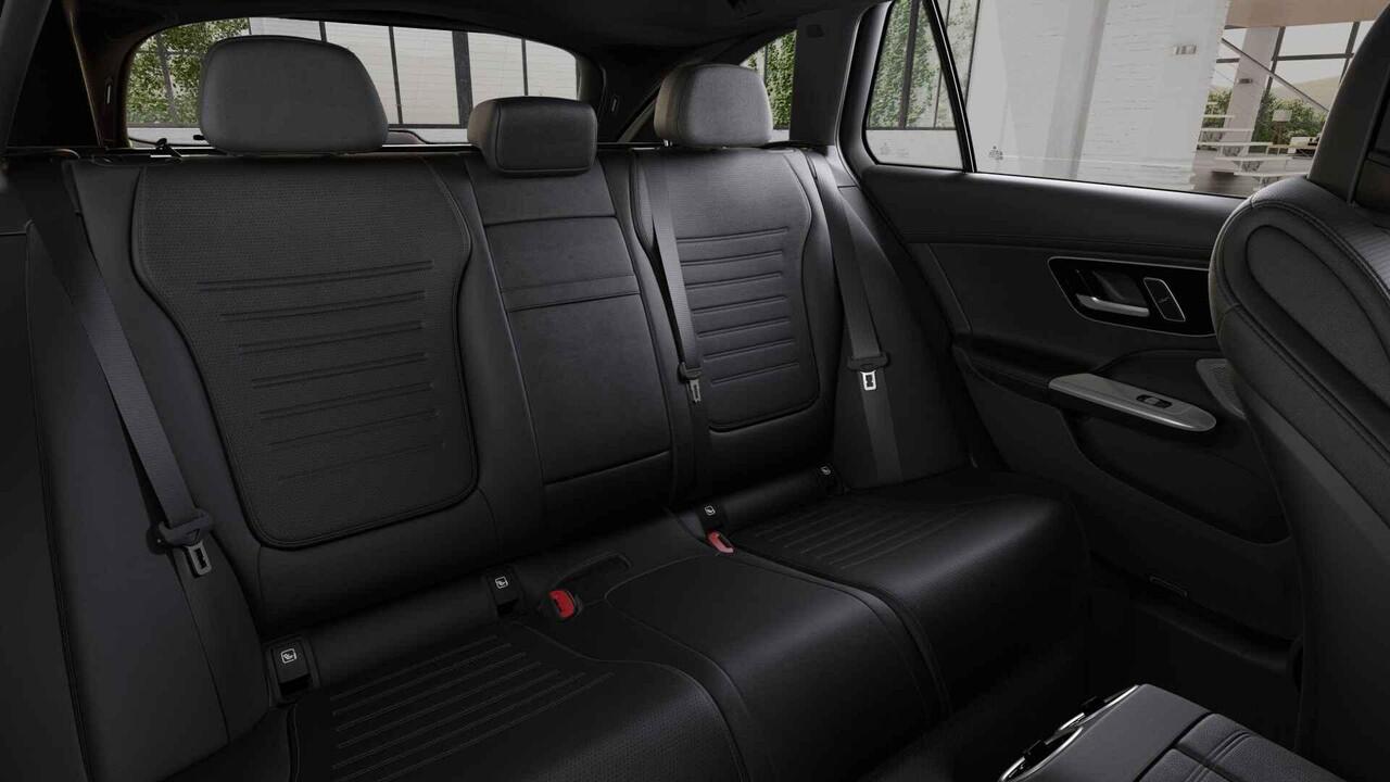 Mercedes-Benz C-KLASSE Estate 300e Business Solution AMG | Panoramaschuifdak | Trekhaak | Nightpakket | Burmester | Head-Up |