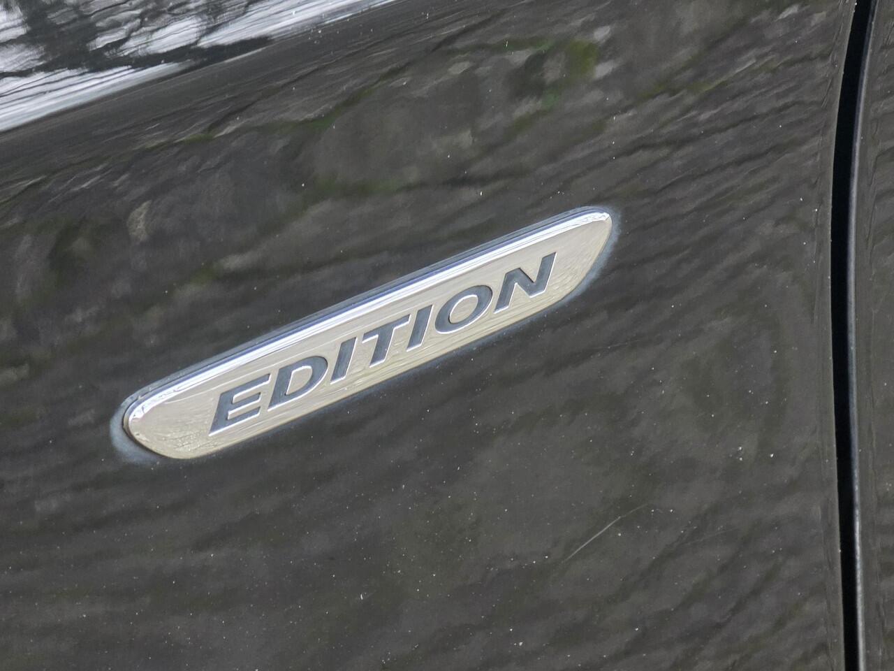 Mercedes-Benz CLA-KLASSE Shooting Brake 180 Edition AUTOMAAT | Navigatie | Leer | Airco | Sportstoelen | Licht metalen velgen