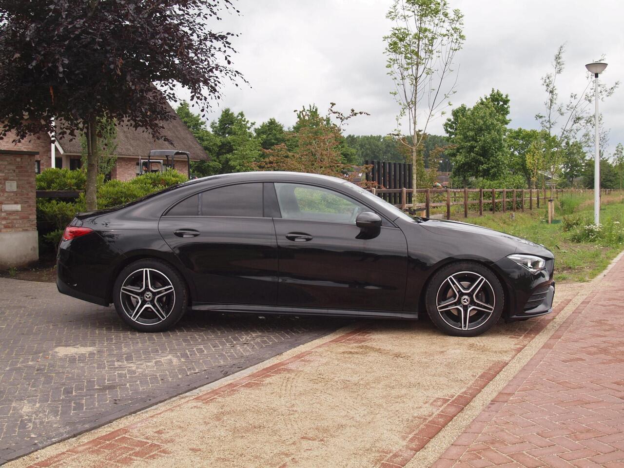 Mercedes-Benz CLA-KLASSE 180 Premium Plus | Amg-Pakket | Camera | Apple Carplay | Cruise Control | Nieuw Model |