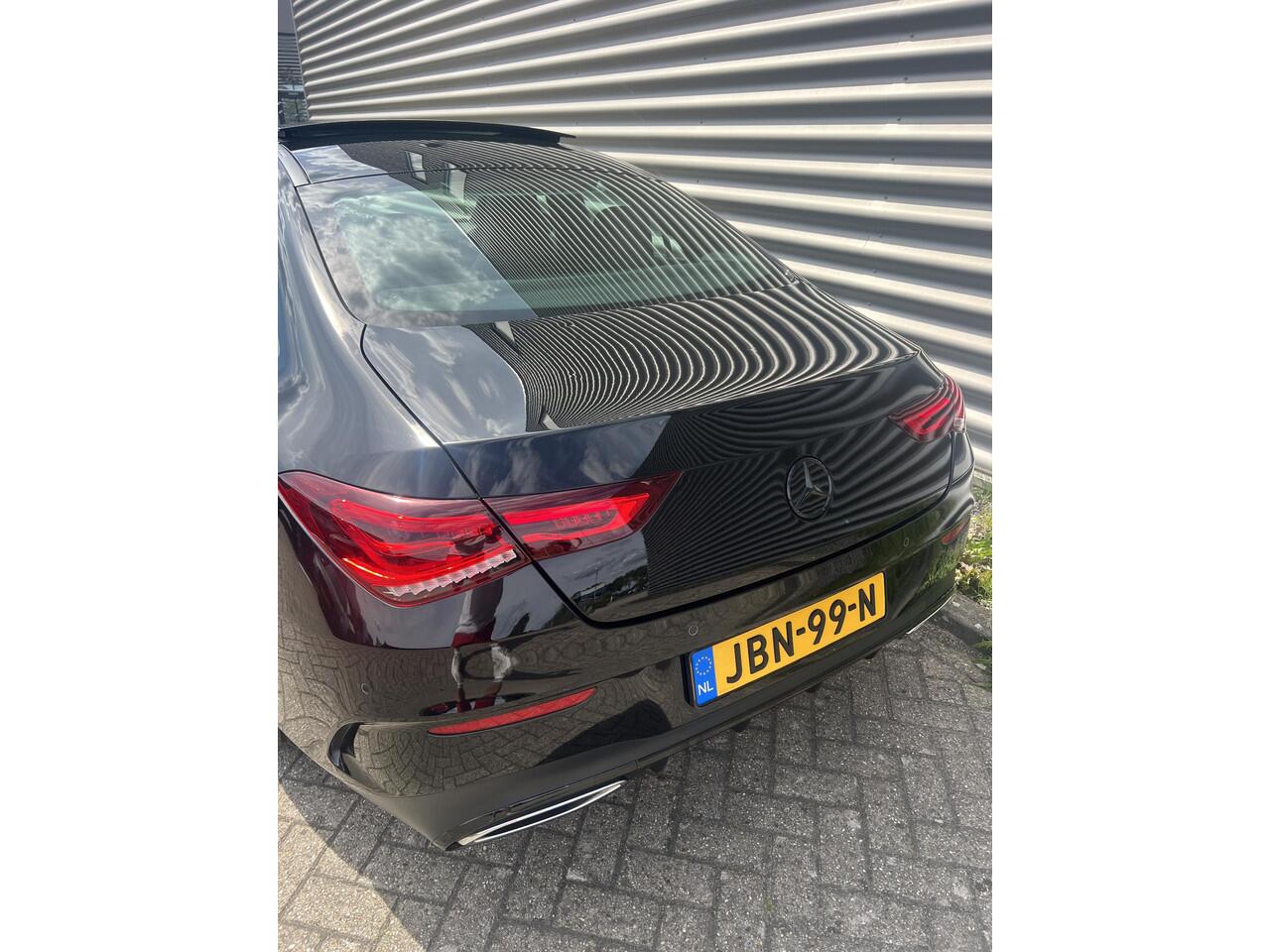 Mercedes-Benz CLA-KLASSE 180 AMG Panorama Multibeam Matrix 19 Inch