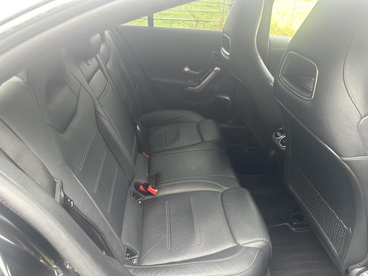 Mercedes-Benz CLA-KLASSE 200 Bus. Sol. AMG