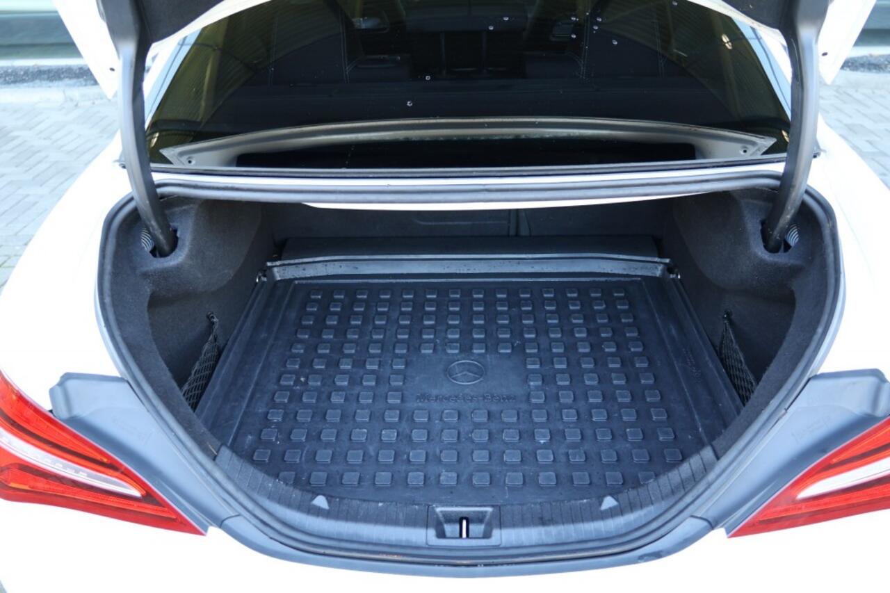 Mercedes-Benz CLA-KLASSE 180 *AMG*EDITION*PANO*HenK*LED*NIGHT*CAMERA