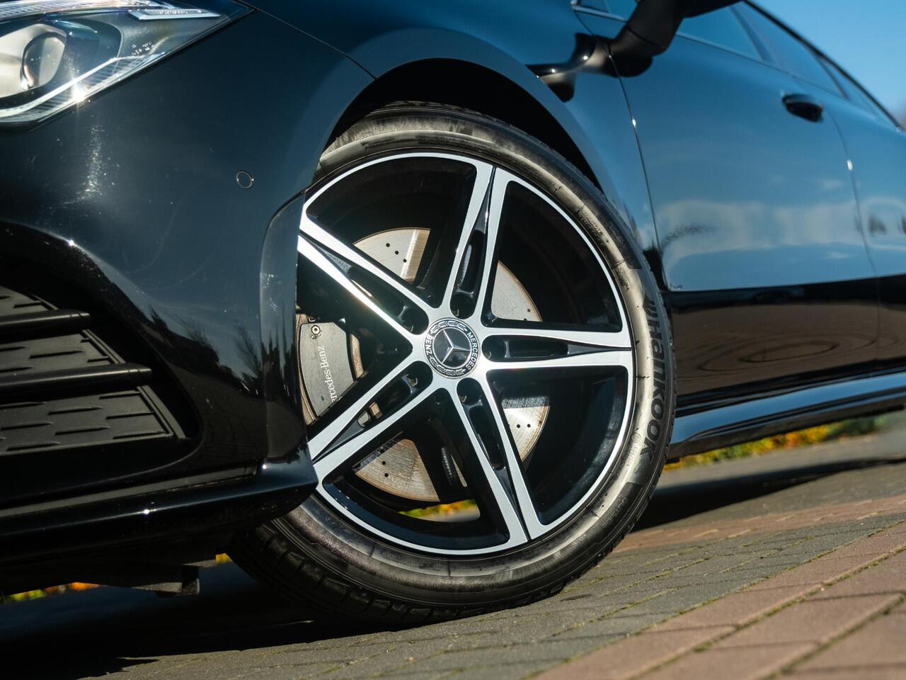 Mercedes-Benz CLA-KLASSE 220 Shooting Brake AMG Line 190pk Aut. | Night, Light, Park, Seat pack | Camera | Full Adap LED | Navi 10,25'' pack