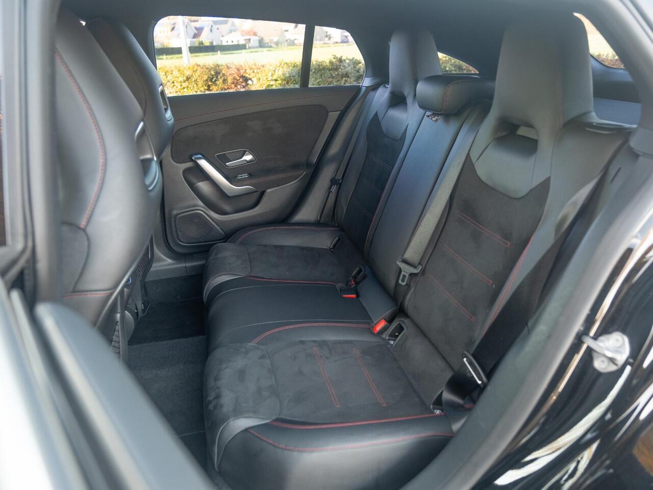 Mercedes-Benz CLA-KLASSE 220 Shooting Brake AMG Line 190pk Aut. | Night, Light, Park, Seat pack | Camera | Full Adap LED | Navi 10,25'' pack