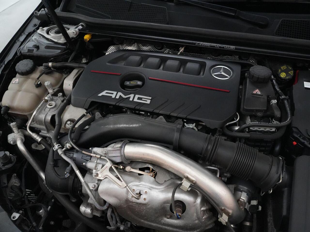 Mercedes-Benz CLA-KLASSE 35 AMG 306pk 4MATIC Premium Plus |panoramadak|Burmester|HUD|BLIS|Apple Carplay|stoelverwarming|parkeercamera|adaptive cruise control|clima control|