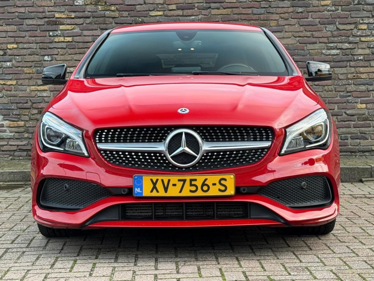Mercedes-Benz CLA-KLASSE Shooting Brake 180 AMG Night Pakket LED Camera