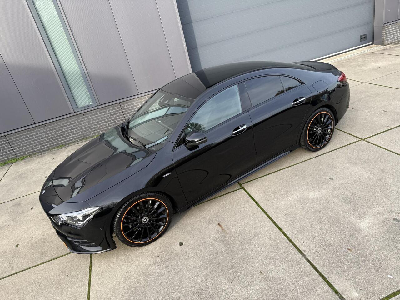 Mercedes-Benz CLA-KLASSE 180 Premium Orange Art Premium Plus | AMG EDITION 1