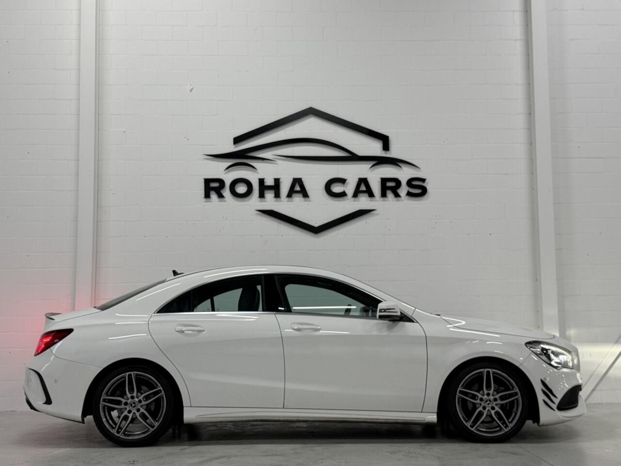 Mercedes-Benz CLA-KLASSE 180 *Camera*Cruise*Stoelverwarming*