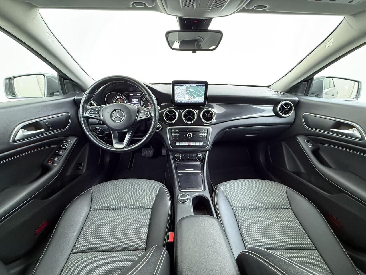 Mercedes-Benz CLA-KLASSE 180 Ambition Trekhaak | Automaat | Navigatie |