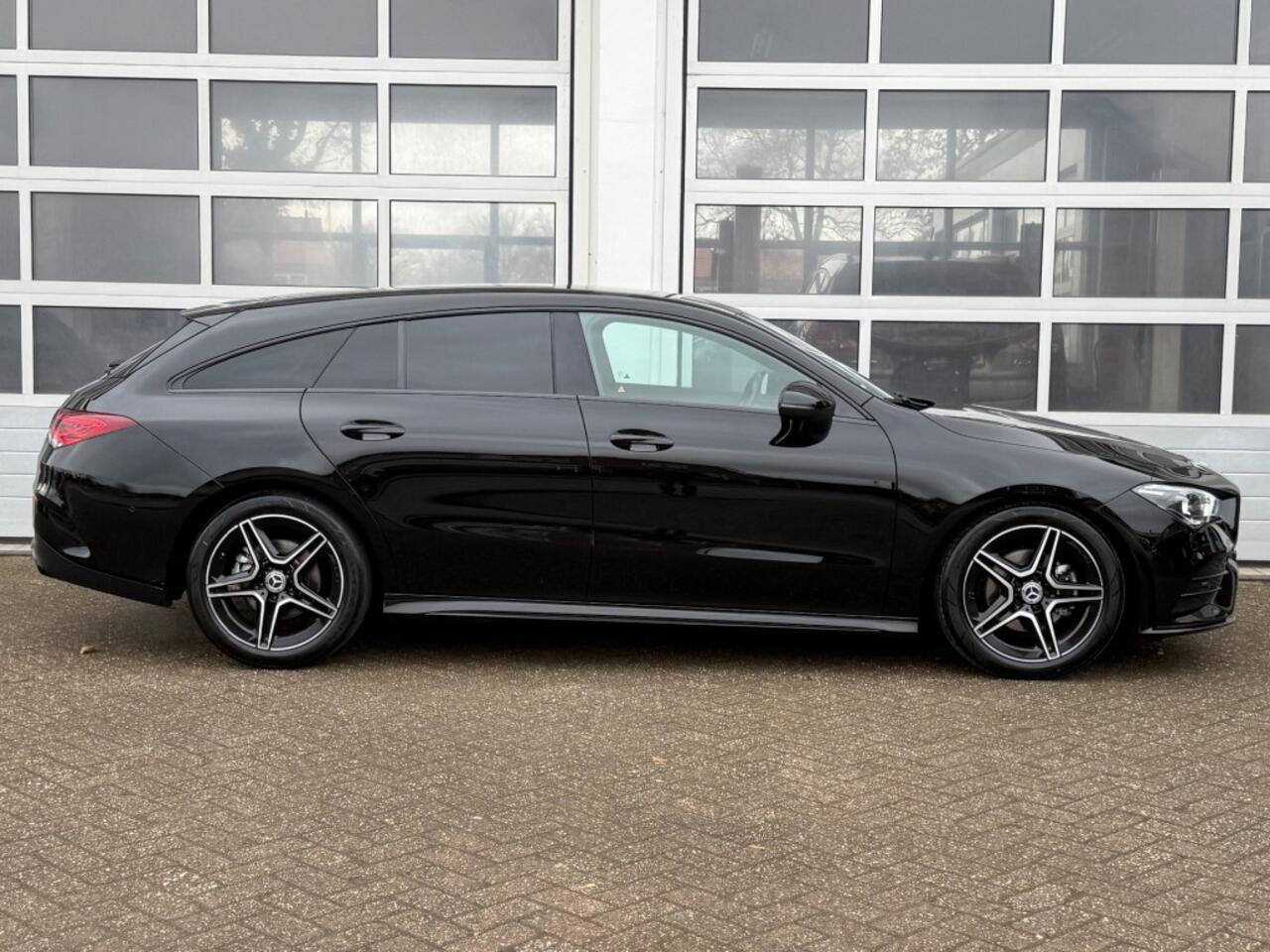 Mercedes-Benz CLA-KLASSE CLA180 Business Solution AMG Aut. Navi Camera Sfeerverlichting