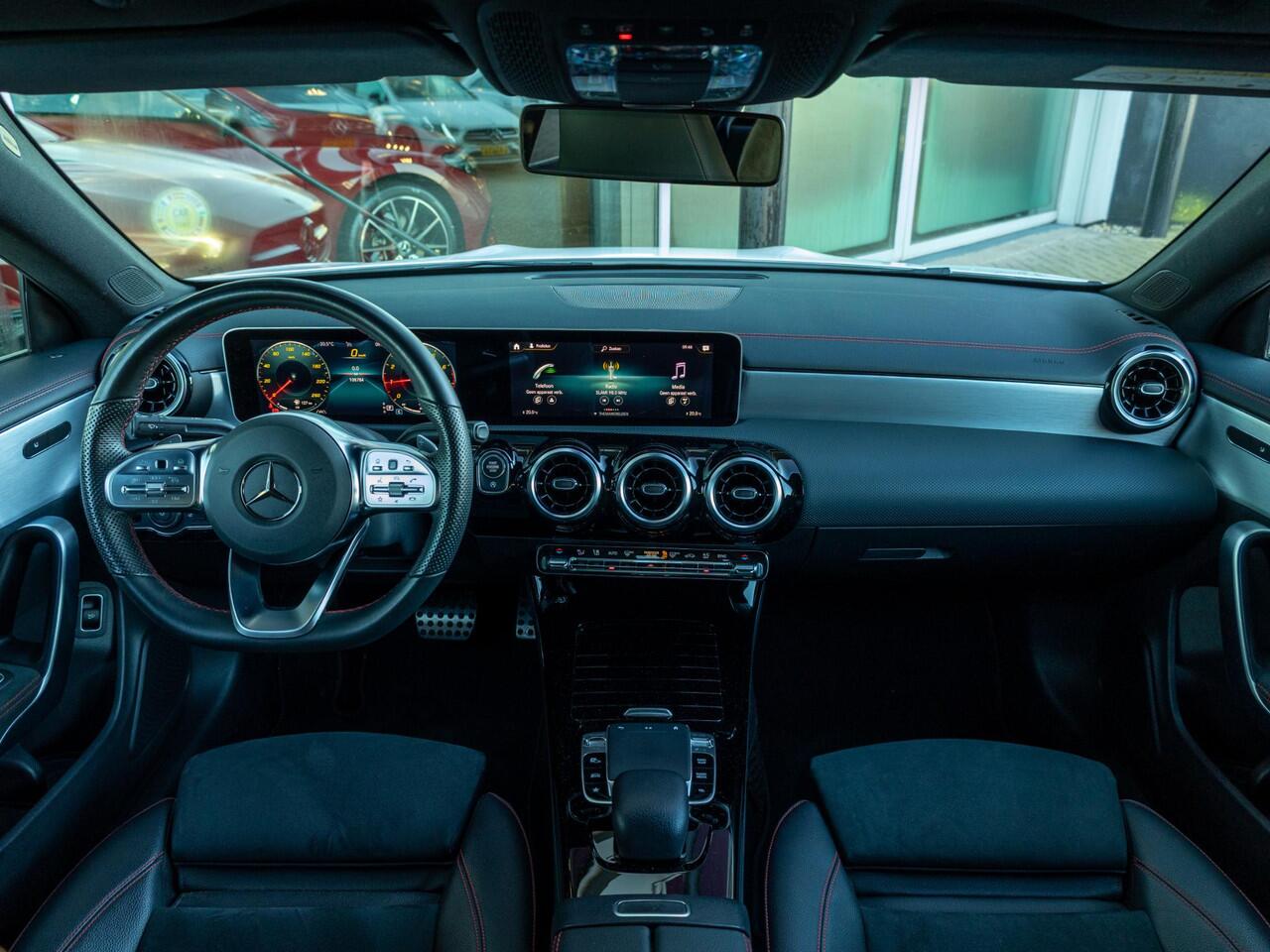 Mercedes-Benz CLA-KLASSE Limousine 180 Advantage Line AMG