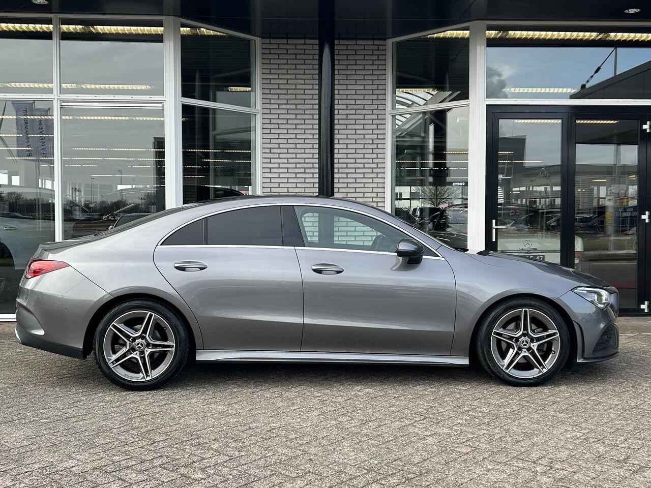 Mercedes-Benz CLA-KLASSE 180 Business Solution AMG | Cruise Control | Stoelverwarming | Navigatie