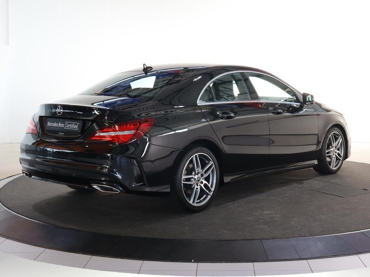 Mercedes-Benz CLA-KLASSE 180 | AMG | Achteruitrijcamera | LED-koplampen | Stoelverwarming | Parkeerpakket |