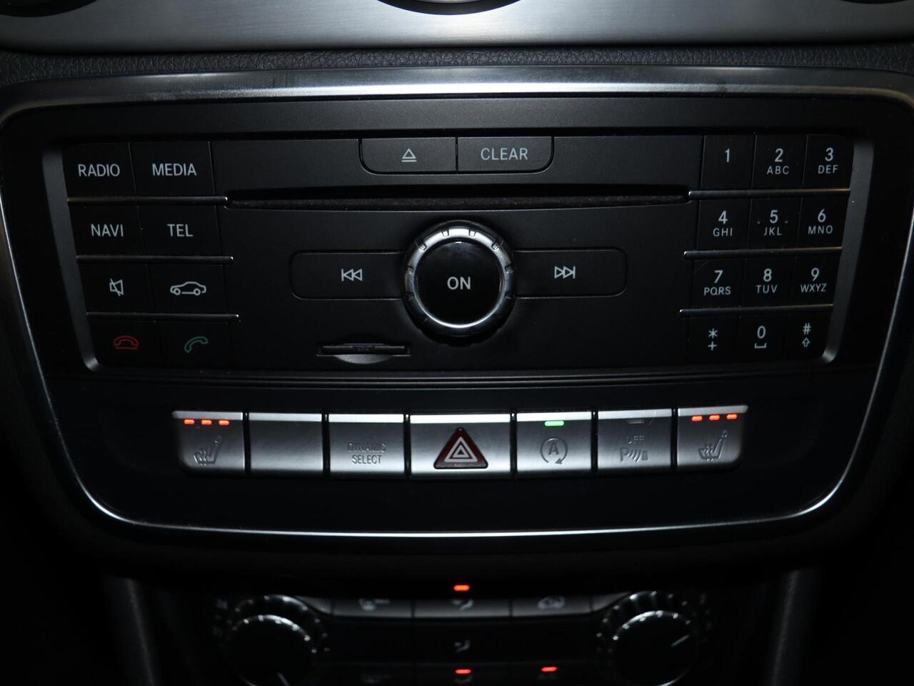 Mercedes-Benz CLA-KLASSE 180 | AMG | Achteruitrijcamera | LED-koplampen |