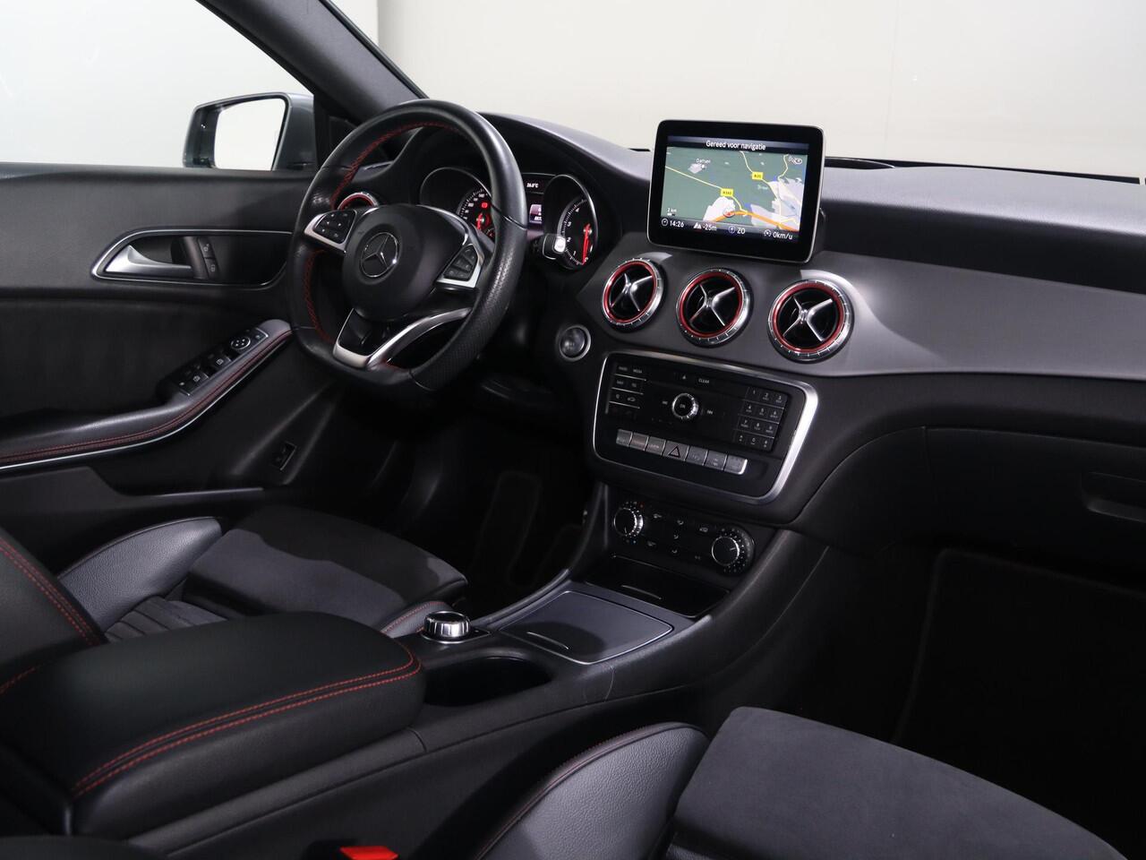 Mercedes-Benz CLA-KLASSE 180 | AMG | Achteruitrijcamera | LED-koplampen |