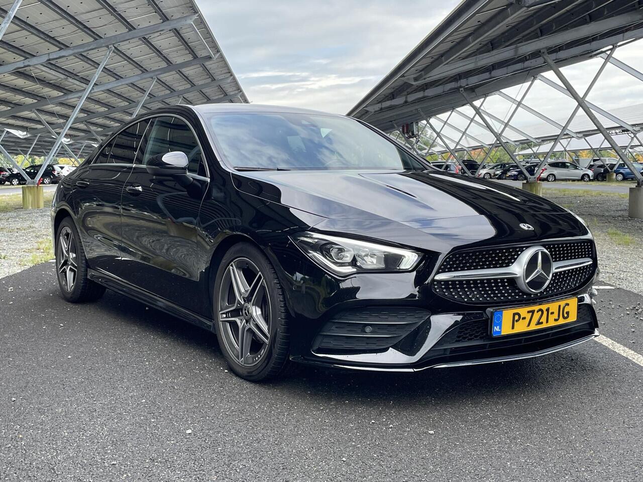 Mercedes-Benz CLA-KLASSE 180 Premium Plus | AMG | Sfeerverlichting | Parkeercamera | Stoelverwarming | Widescreen | Keyless |