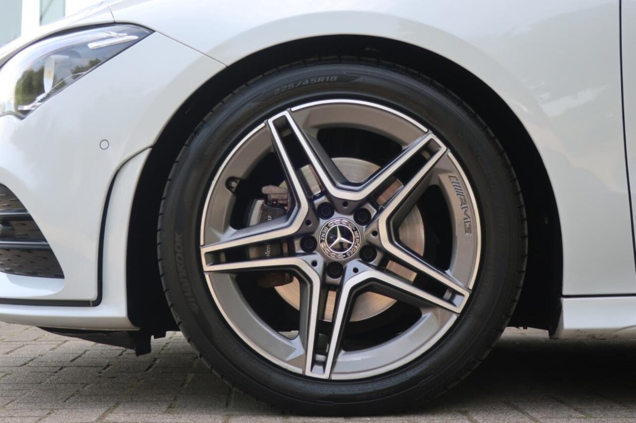 Mercedes-Benz CLA-KLASSE CLA180 AMG LINE, Navi, Apple Carplay/ Android Auto, LED, etc.