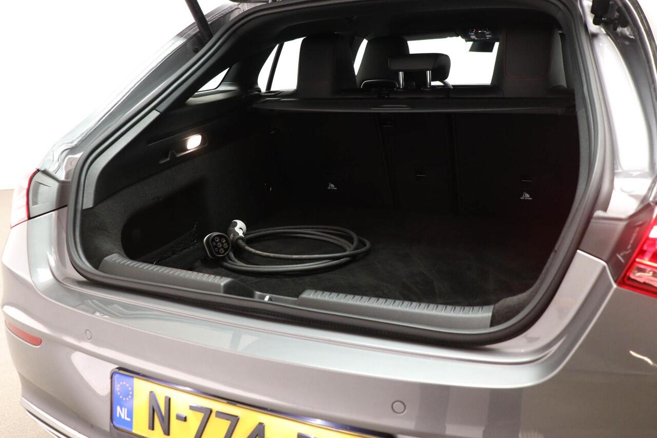 Mercedes-Benz CLA-KLASSE Shooting Brake 250 e AMG-Line Premium Plus | STOELVERWARMING | DAB | APPLE