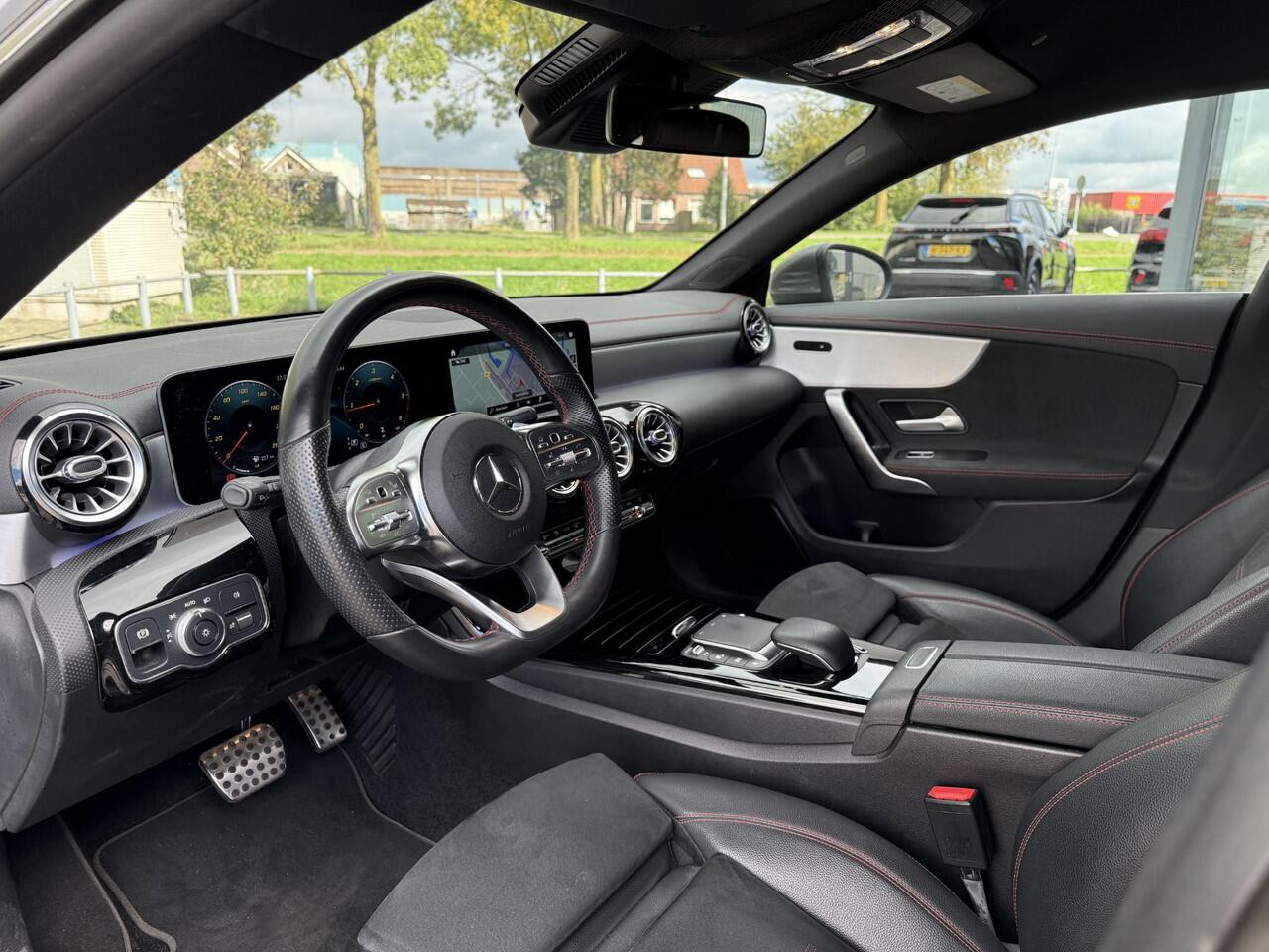 Mercedes-Benz CLA-KLASSE Shooting Brake 180d Aut. Sol. AMG Sport Ed. | Mood light Sfeer | Full Options